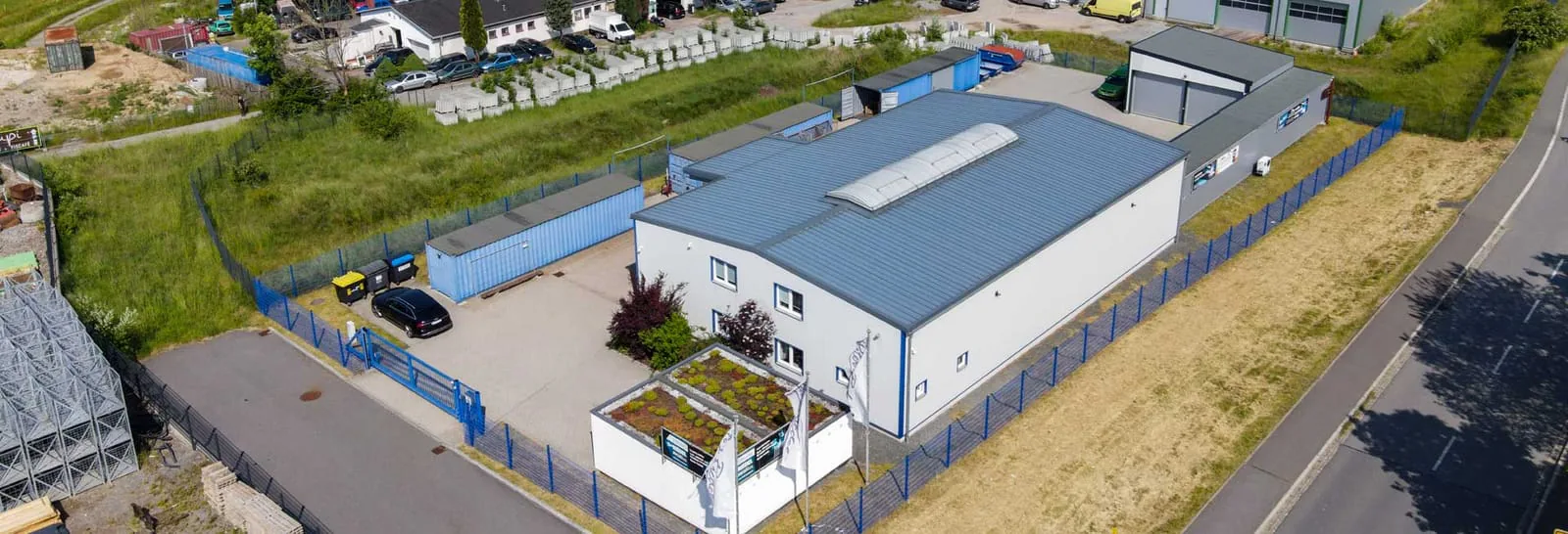 Luftaufnahme des Werksgeländes der Peter Riedel GmbH in Raschau-Markersbach